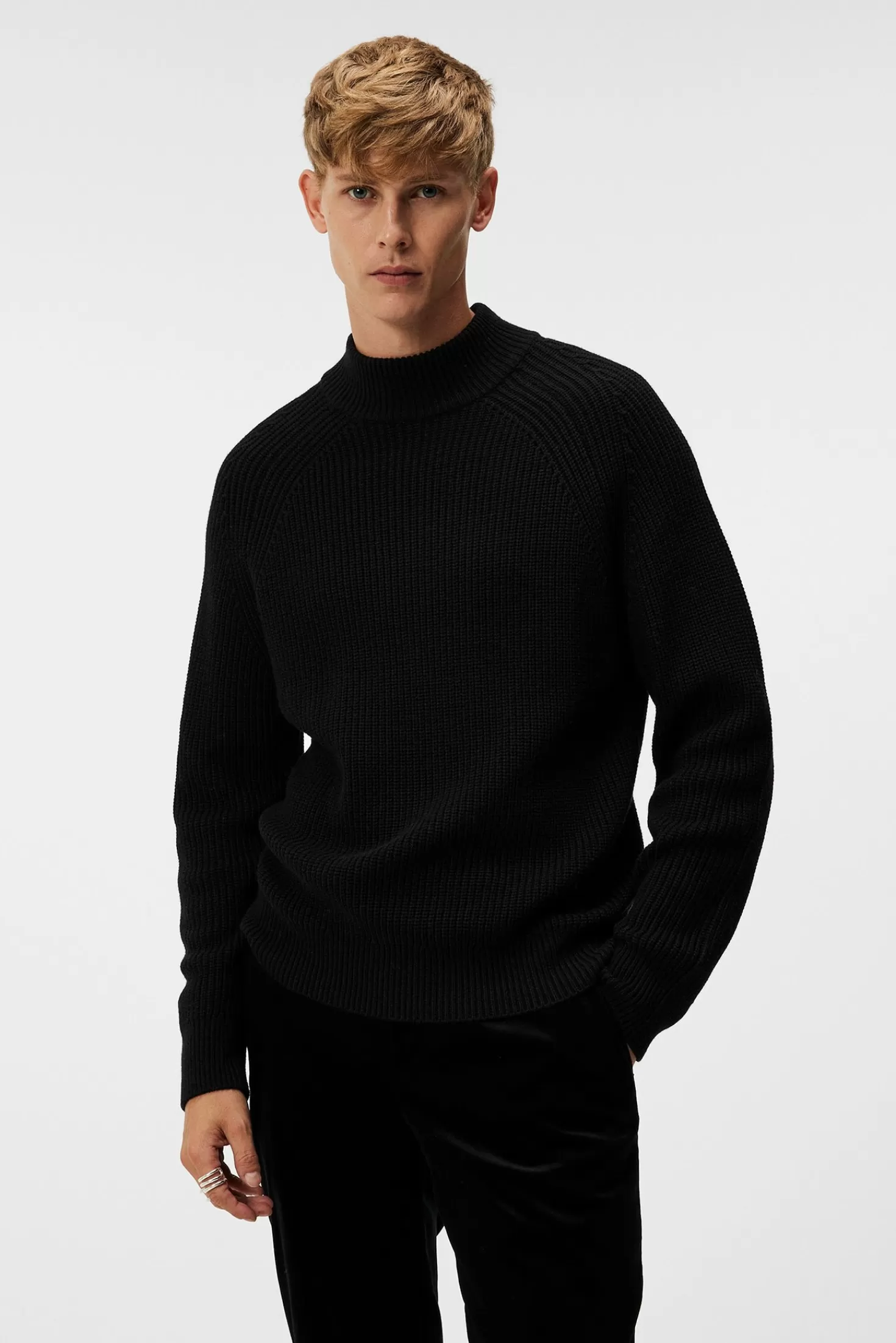 Stickat<J.Lindeberg Kylan Mock Neck Sweater Black